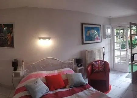 Le Charme A La Campagne Proche De Vichy Homestay